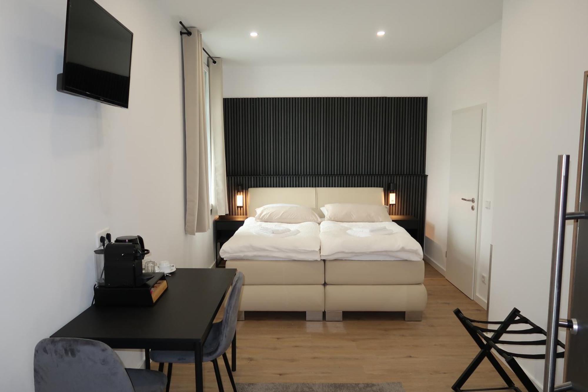 Toka Rooms - An Der Regiobahn เมทท์มานน์ ภายนอก รูปภาพ