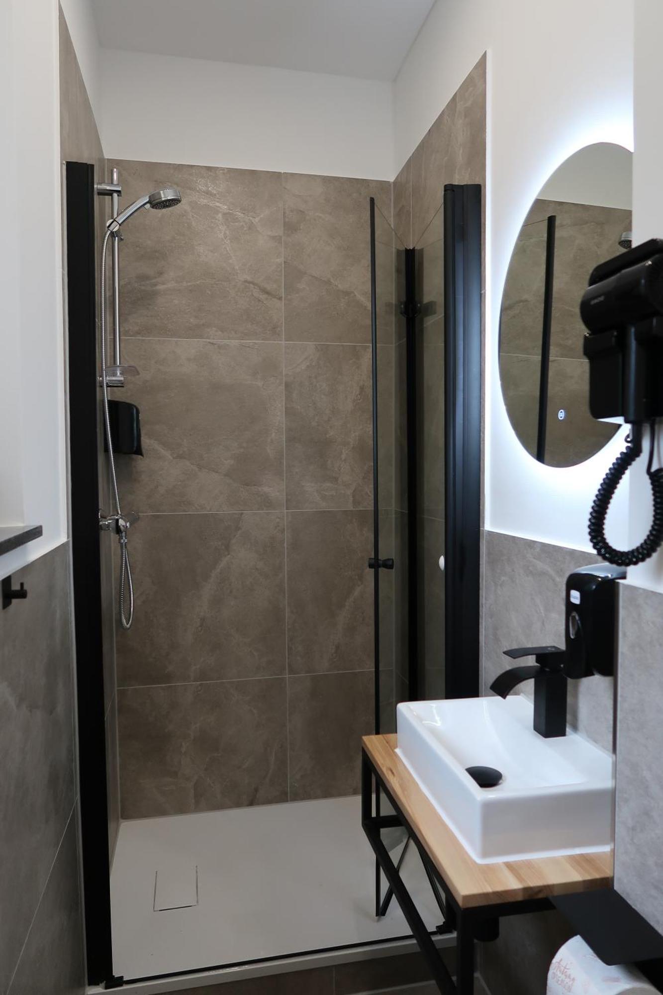 Toka Rooms - An Der Regiobahn เมทท์มานน์ ภายนอก รูปภาพ