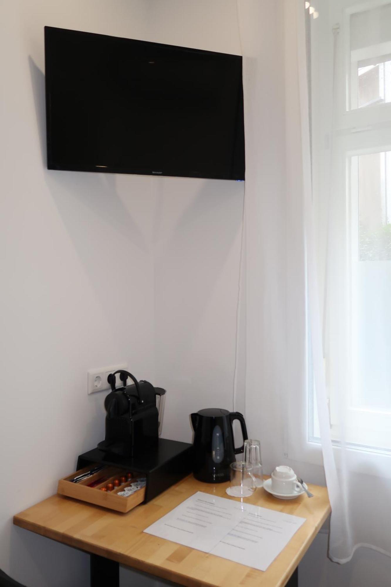 Toka Rooms - An Der Regiobahn เมทท์มานน์ ภายนอก รูปภาพ