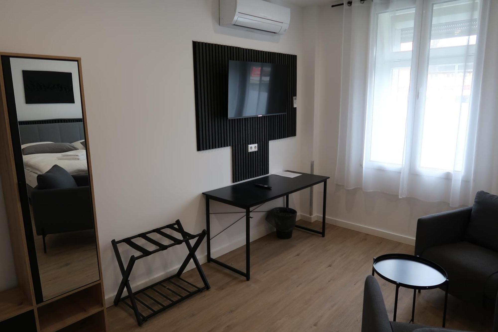 Toka Rooms - An Der Regiobahn เมทท์มานน์ ภายนอก รูปภาพ
